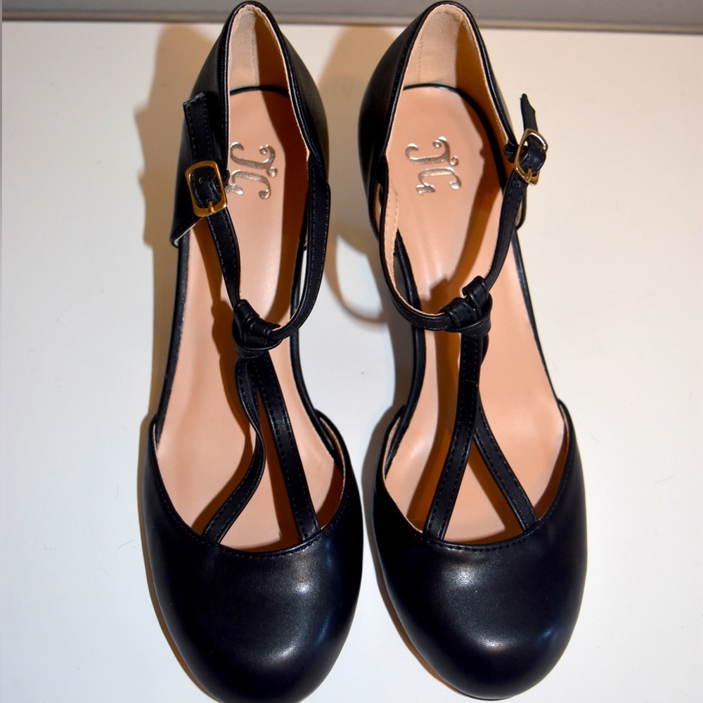 JG Joseph Guinn~Vegan Leather~8~Strappy Heel~New without box